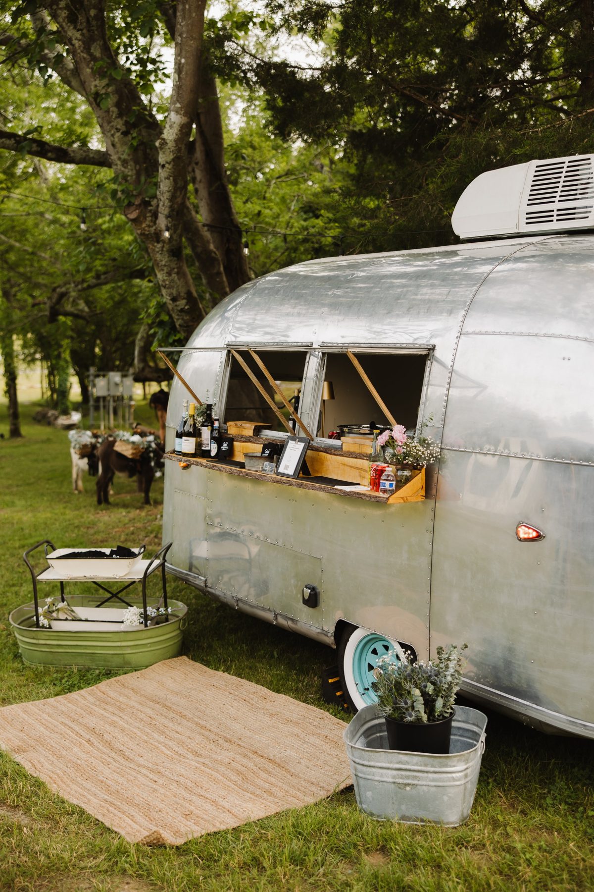 Airstream Bambi mobile bar